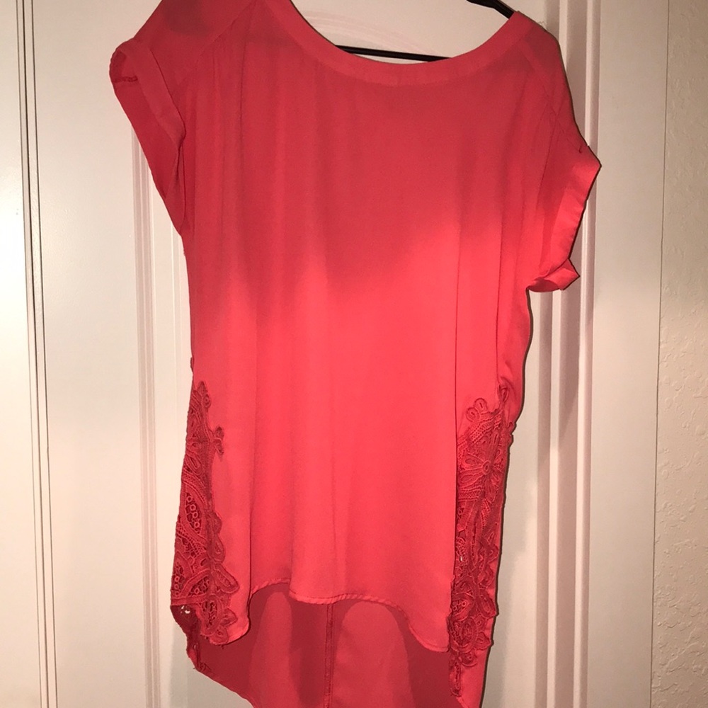High low blouse, Coral color size Lrg